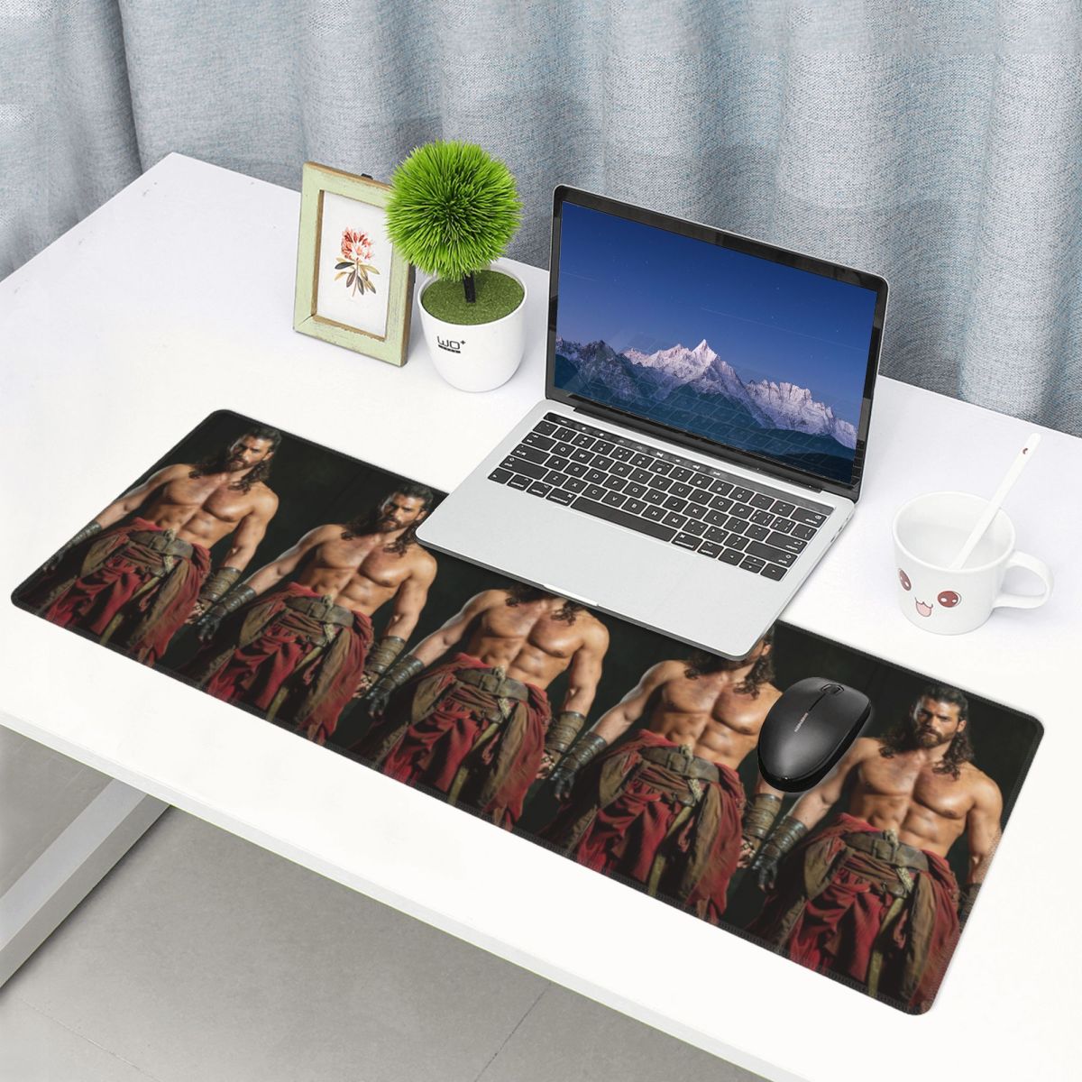 Gaming Accessories Photo - 大型マウスパッド 俳優カン・ヤマン 写真 ゲーマー PC ノートパソコン